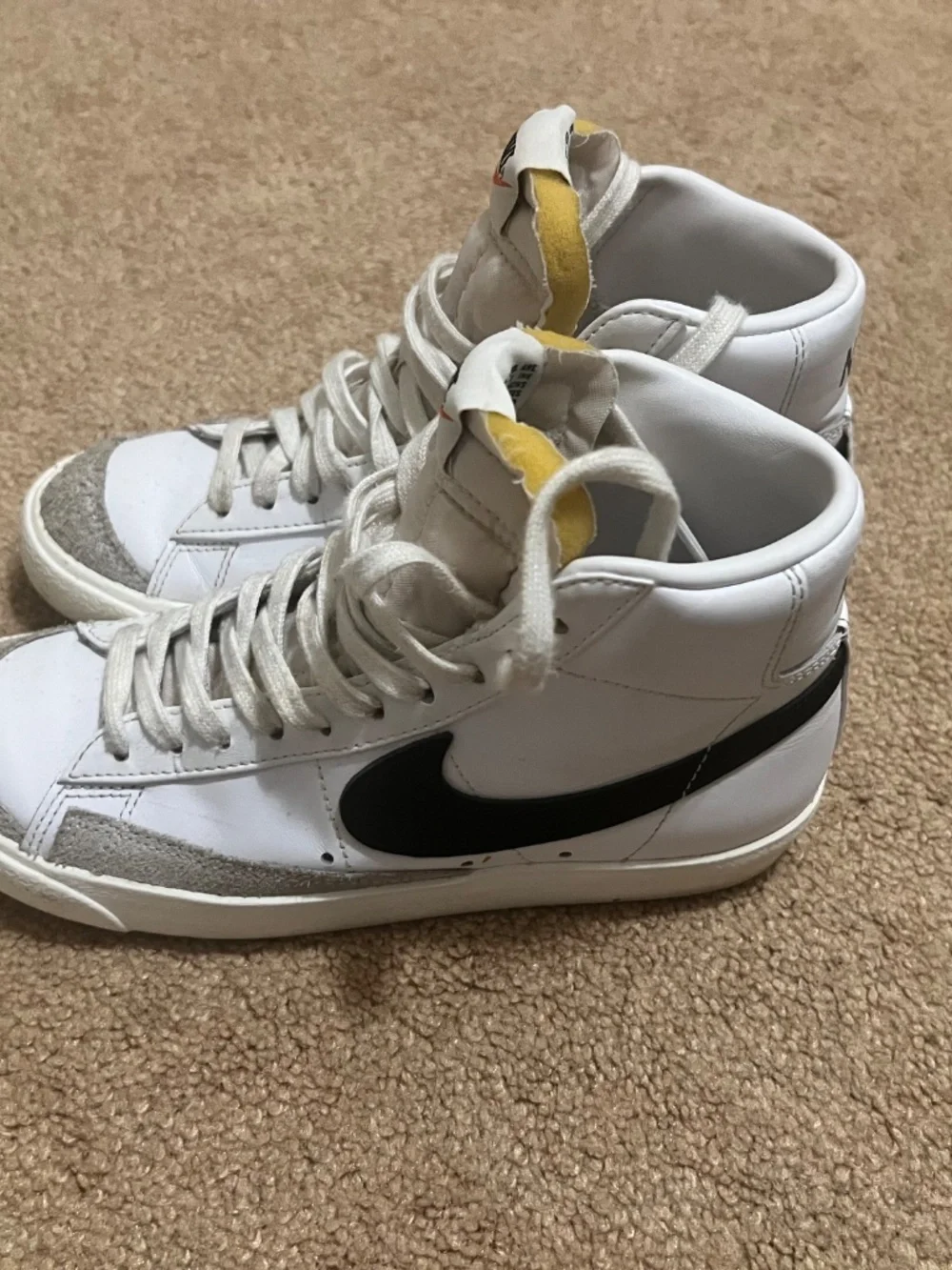 Nike Blazer Mid '77 Vintage High Top White/Black - Women's Size 6.5